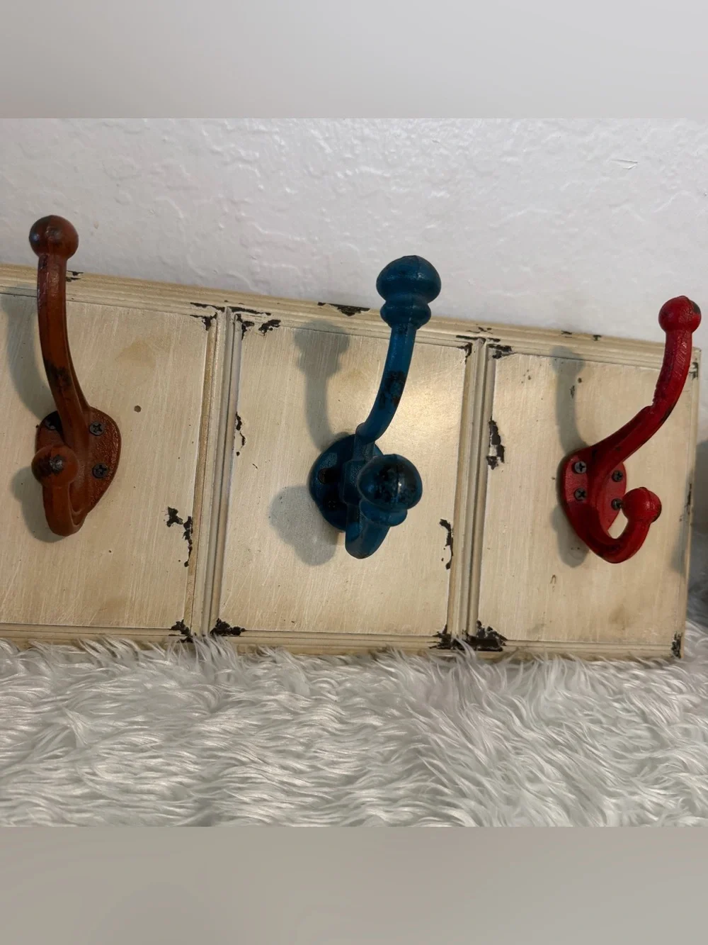 Vintage Style Wall Hook Rack Distressed Wood with 4 Colorful Metal Hooks...